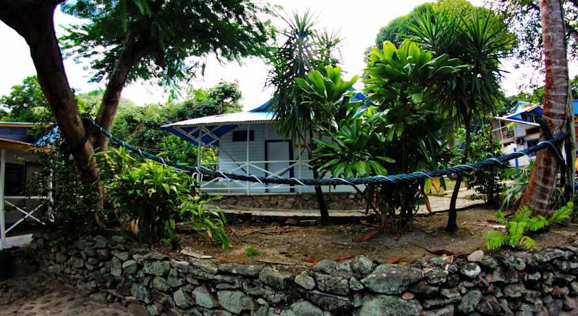 Хостел Blue Almond Hostel - Providencia