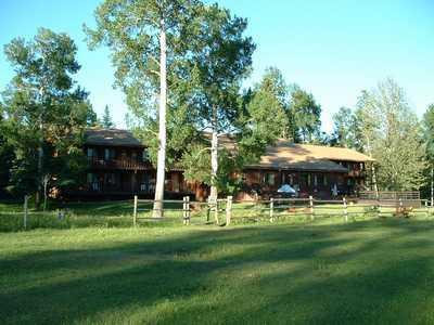Отель Black Cat Guest Ranch