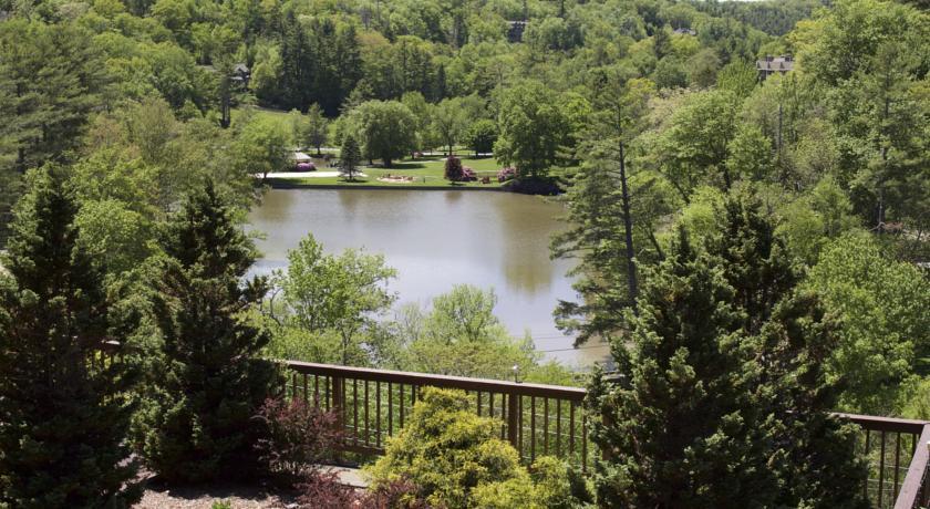 Отель Cliff Dwellers Inn