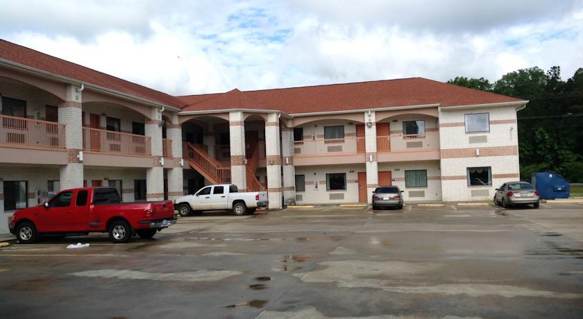 Отель Hometowner Inn & Suites