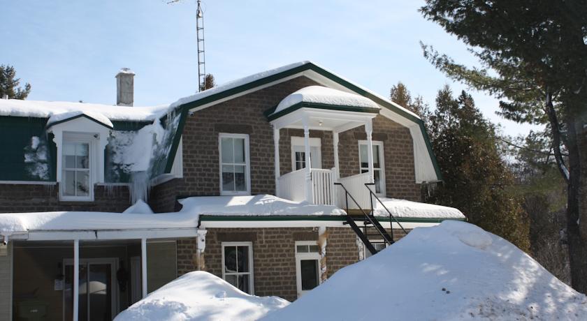 Отель Hôtel du Chasseur