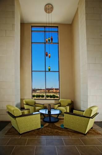 Отель Hampton Inn & Suites Nashville Downtown