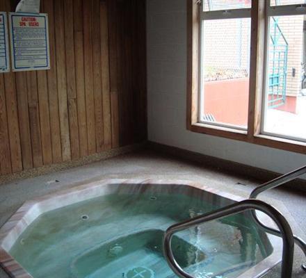 Отель Tiki Village Inn