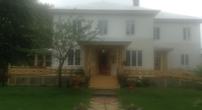 Мини-отель Gîte à l'Abri du Clocher