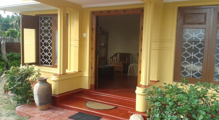 Хостел The Residence Nilaveli