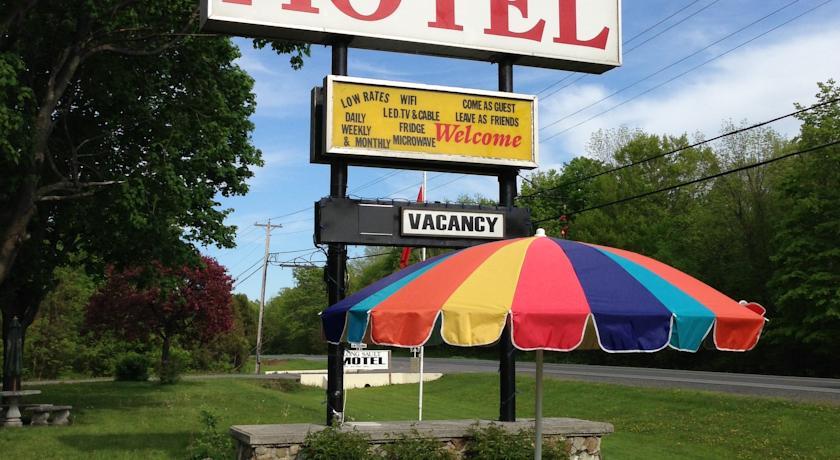 Отель Long Sault Motel