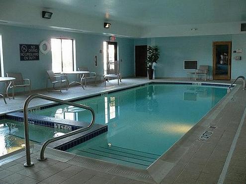 Отель Holiday Inn Express Hotel & Suites Cleveland-Richfield
