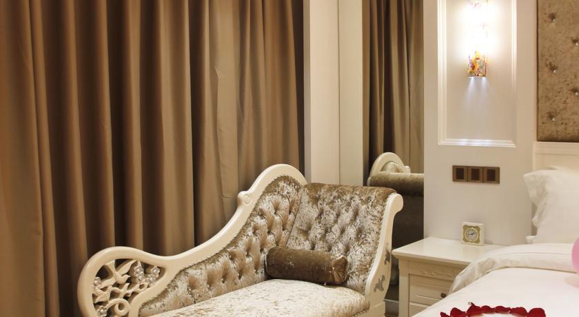 Отель Holiday Hotel