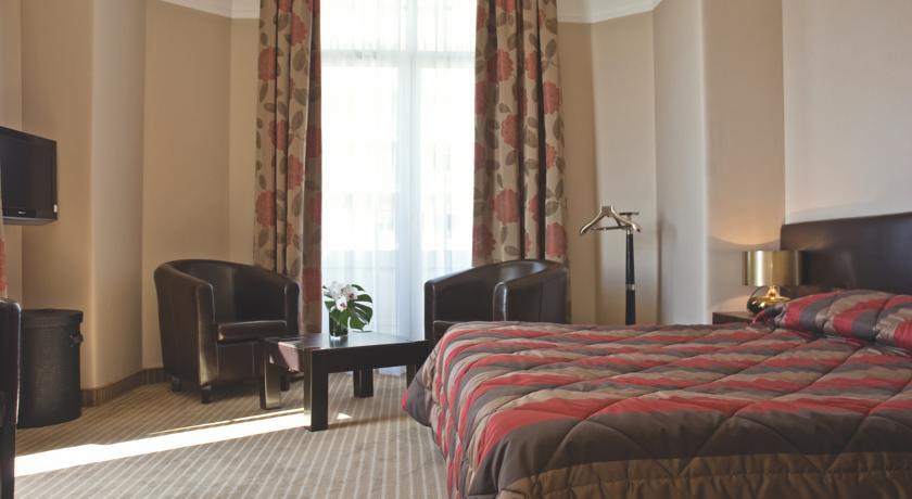 Отель Hotel Excelsior