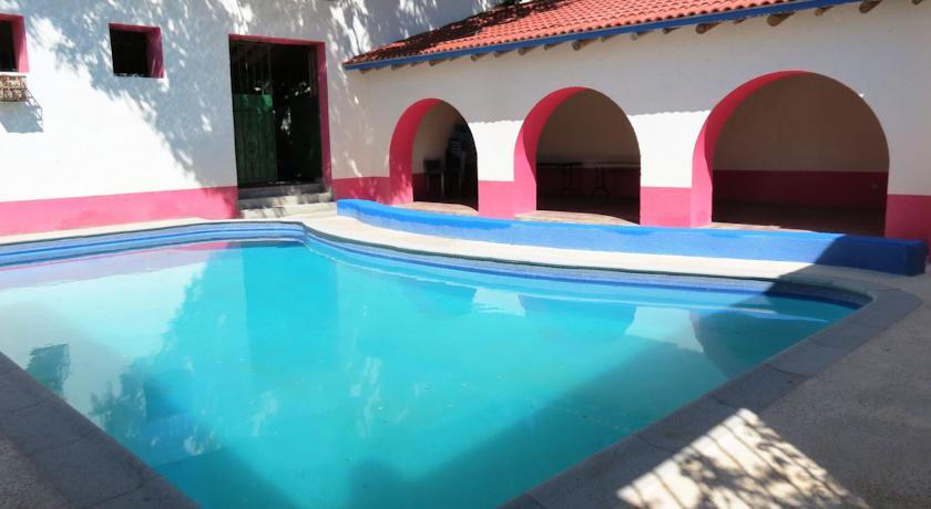 Отель Hostal Maria de Lourdes