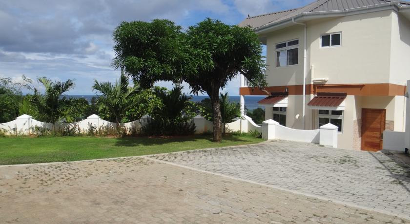 Апартаменты Au Cap Self Catering