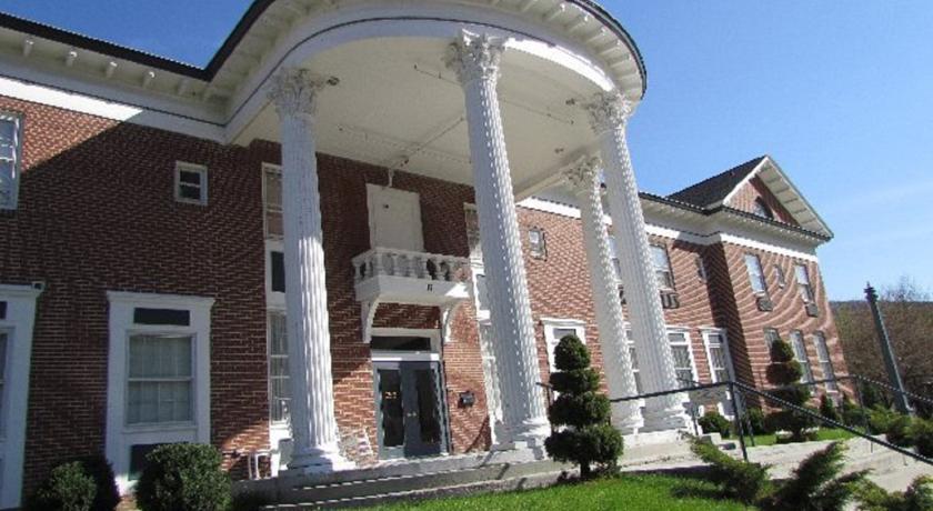 Отель MacArthur Inn