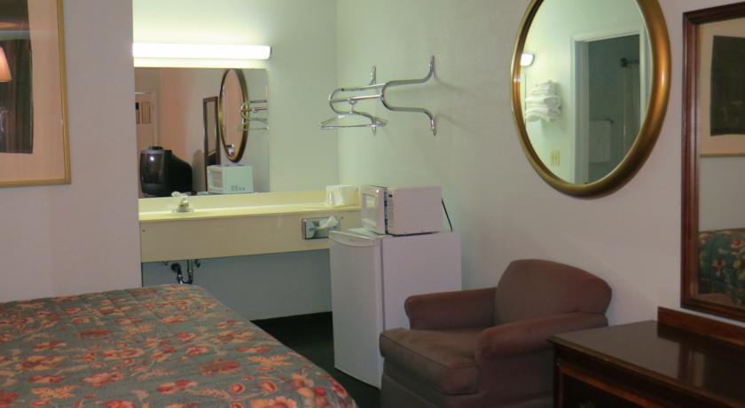Отель Holiday Motel