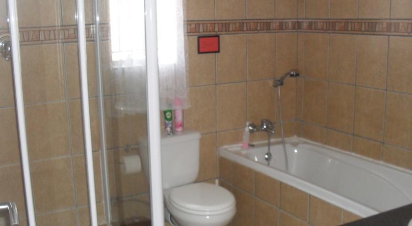 Апартаменты Zarah's Place Self Catering Townhouses
