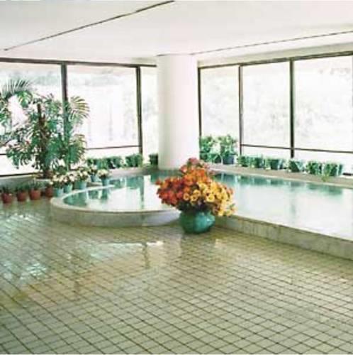 Отель Tokushima Grand Hotel Kairakuen