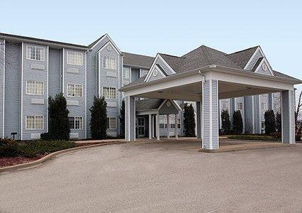 Отель Econo Lodge Inn & Suites Evansville