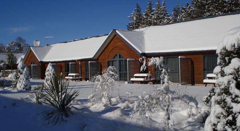 Отель The Peaks Motor Inn