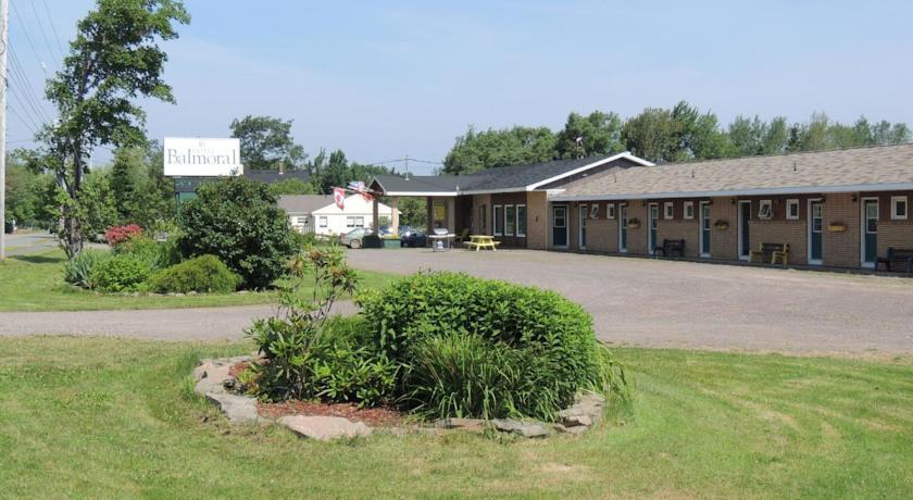 Отель Balmoral Motel