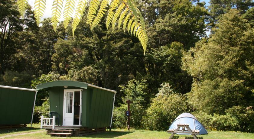 Отель Ohakune TOP 10 Holiday Park