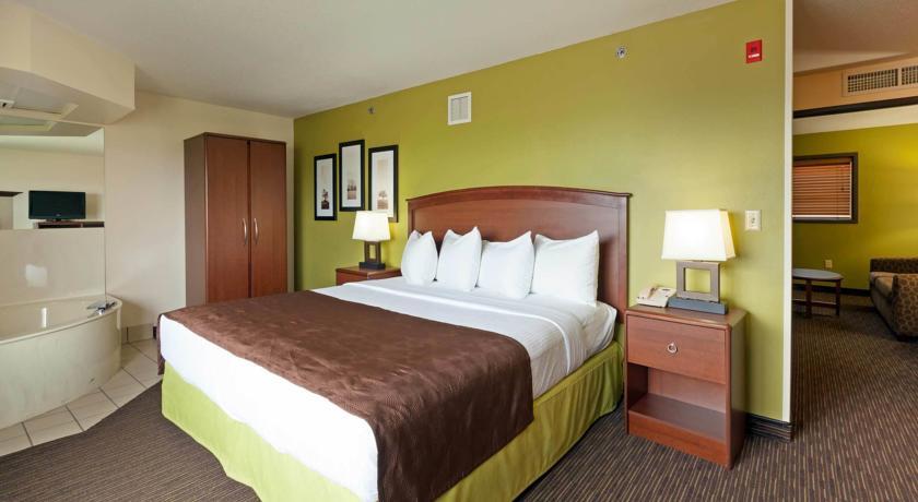 Отель AmericInn Lodge and Suites - Wahpeton