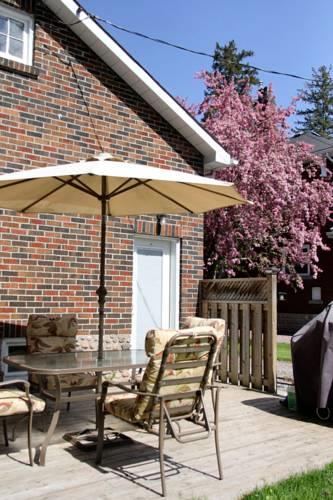 Мини-отель Susan's Sanctuary Bed & Breakfast
