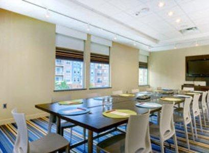 Отель Aloft Richmond