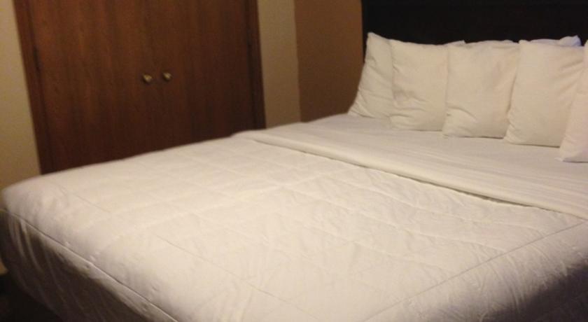 Отель Triangle Inn Motel