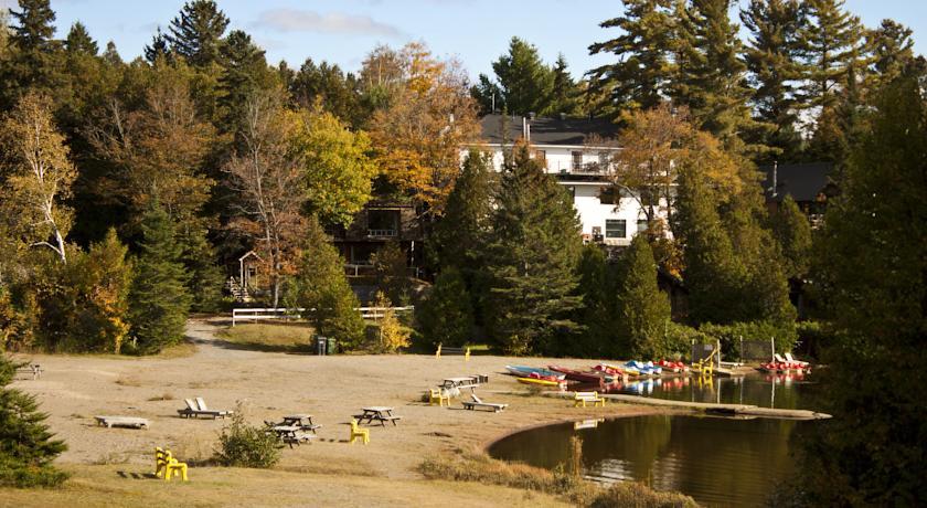 Отель Domaine Manoir des Pins