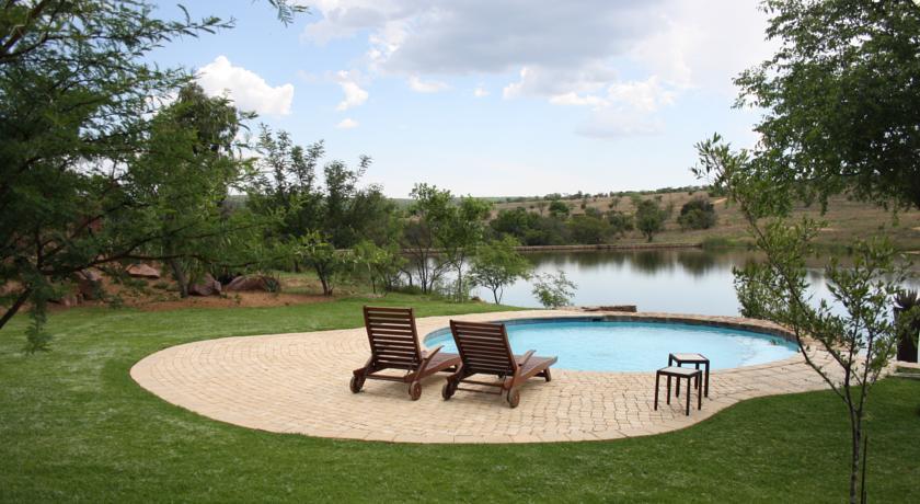 Отель Silver Streams Lodge