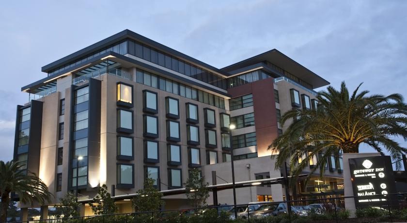 Отель The Gateway Inn, Newcastle
