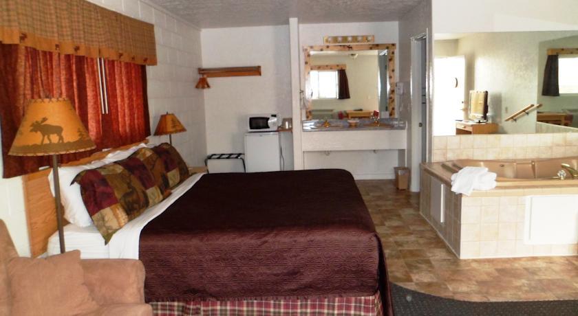 Отель Eagle's Nest Motel