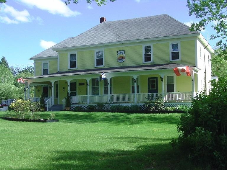 Отель The Whitman Inn