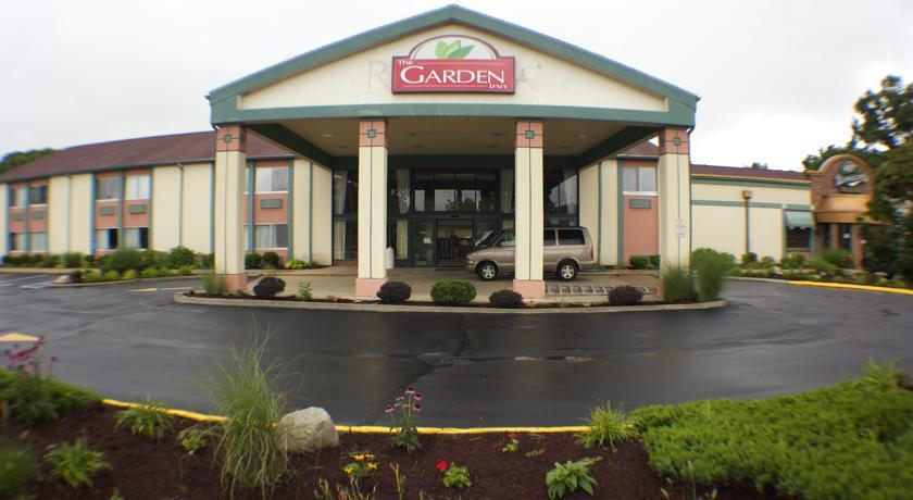Отель The Garden Inn