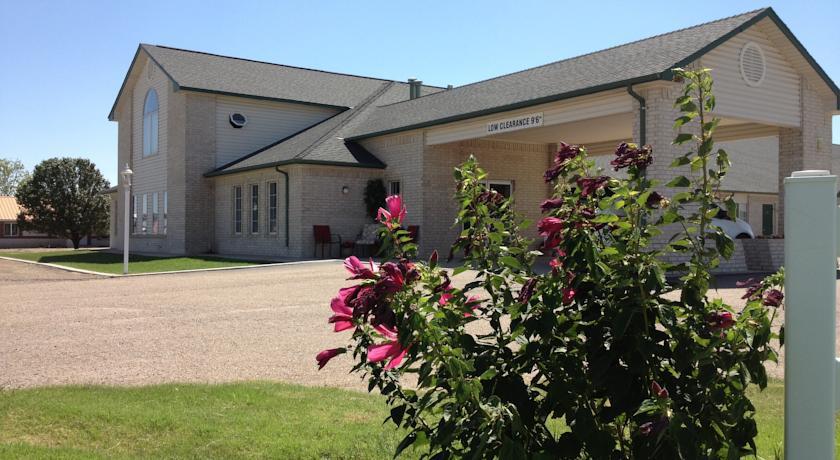 Отель Home Town Inn