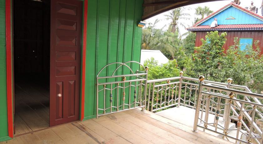Отель Khorn Nai Homestay