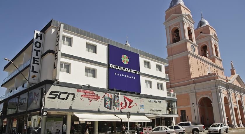 Отель De la Plaza Hotel
