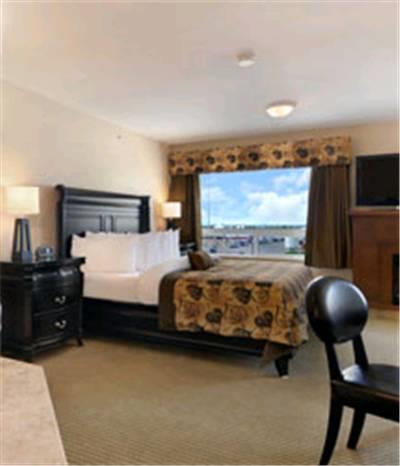 Отель Ramada Wainwright