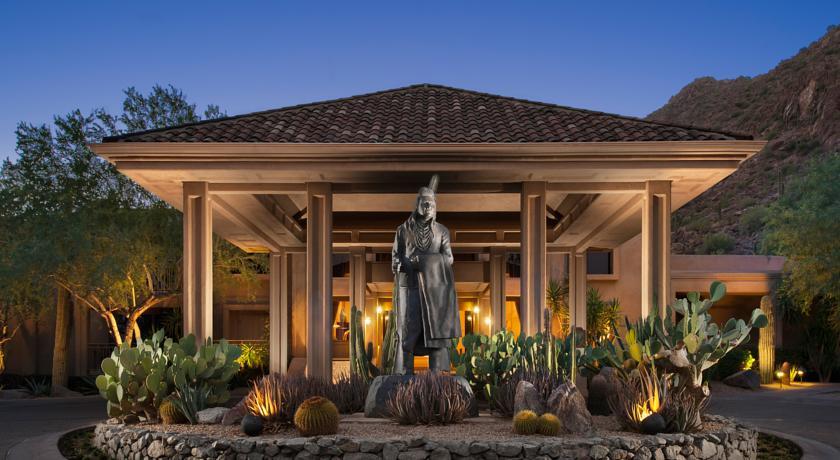 Отель Canyon Suites at The Phoenician