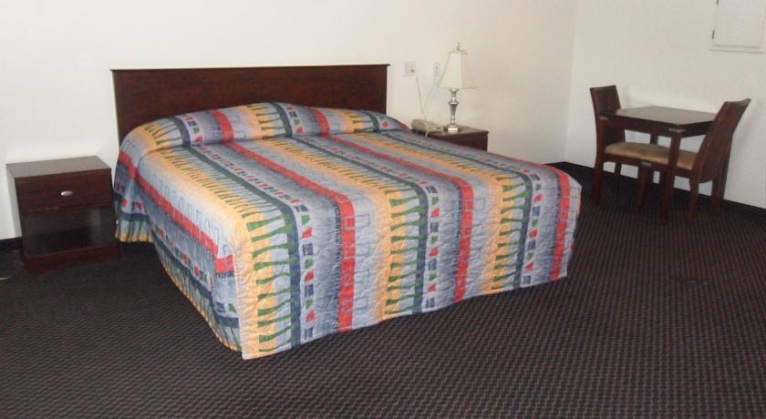 Отель Deluxe Inn Palacios
