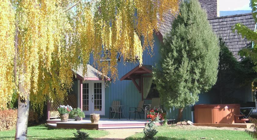 Мини-отель Riverside Trails Bed and Breakfast
