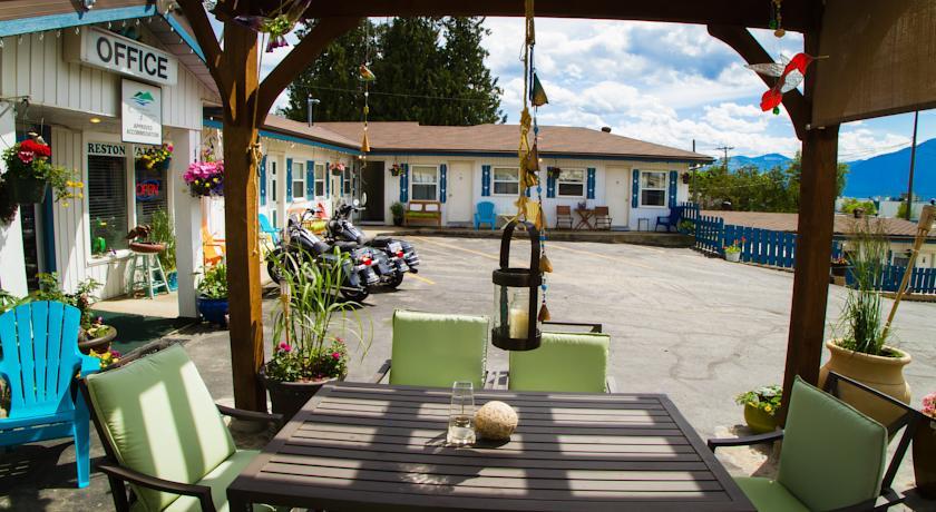 Отель Creston Valley Motel