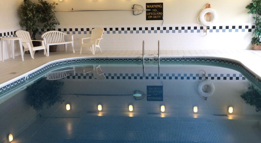 Отель Days Inn & Suites Fargo Airport