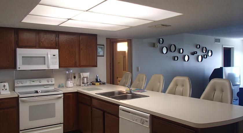 Апартаменты Beach House Condominiums - by Island Services