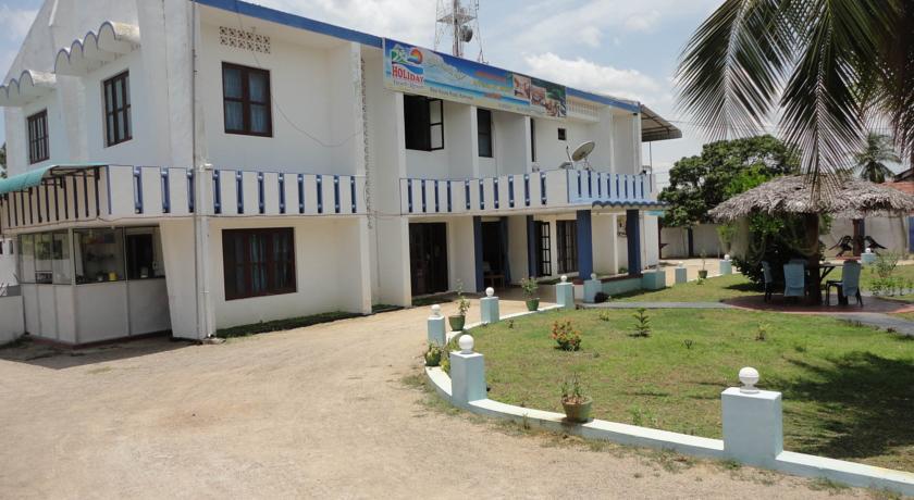 Отель Holiday Beach Resort