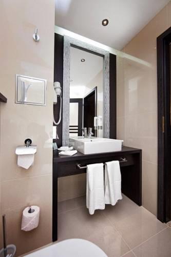 Отель Holiday Inn Zilina