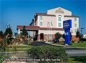 Отель Holiday Inn Express Hotel & Suites BARRIE