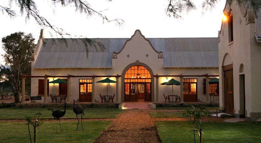 Мини-отель Rietfontein Ostrich Palace