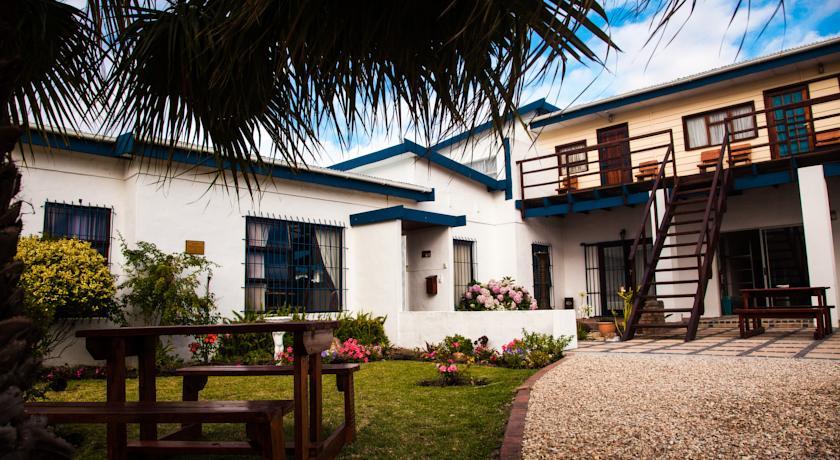 Отель Fisherhaven Travellers Lodge