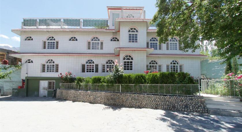 Отель Hotel DewaneKhas Skardu