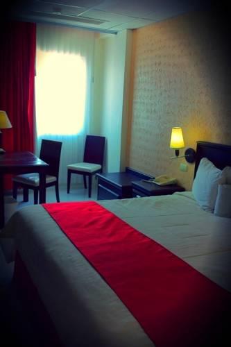 Отель Hotel Baluartes